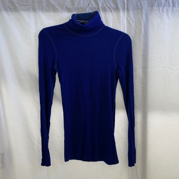 Women's Turtleneck Size: Medium - Picture 2 of 7